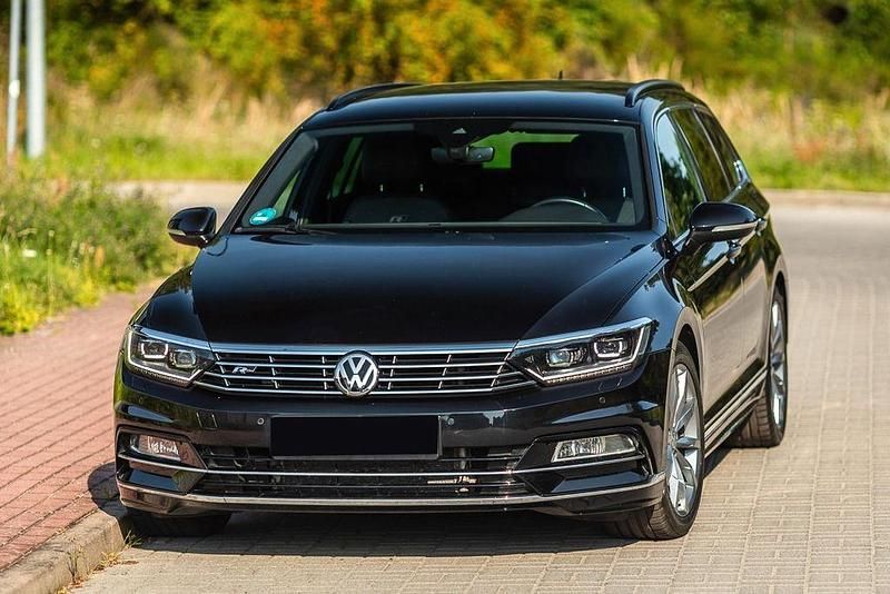 Schwarz Gebraucht 2018 VW Passat Comfortline Kombi | 17.900 € (Fairer Preis) - Bild 1/4