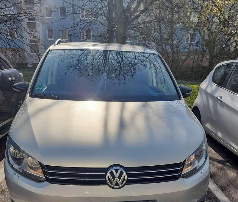 Gebraucht VW Touran Trendline 105 PS (77 kW) 2012 Van / Kleinbus
