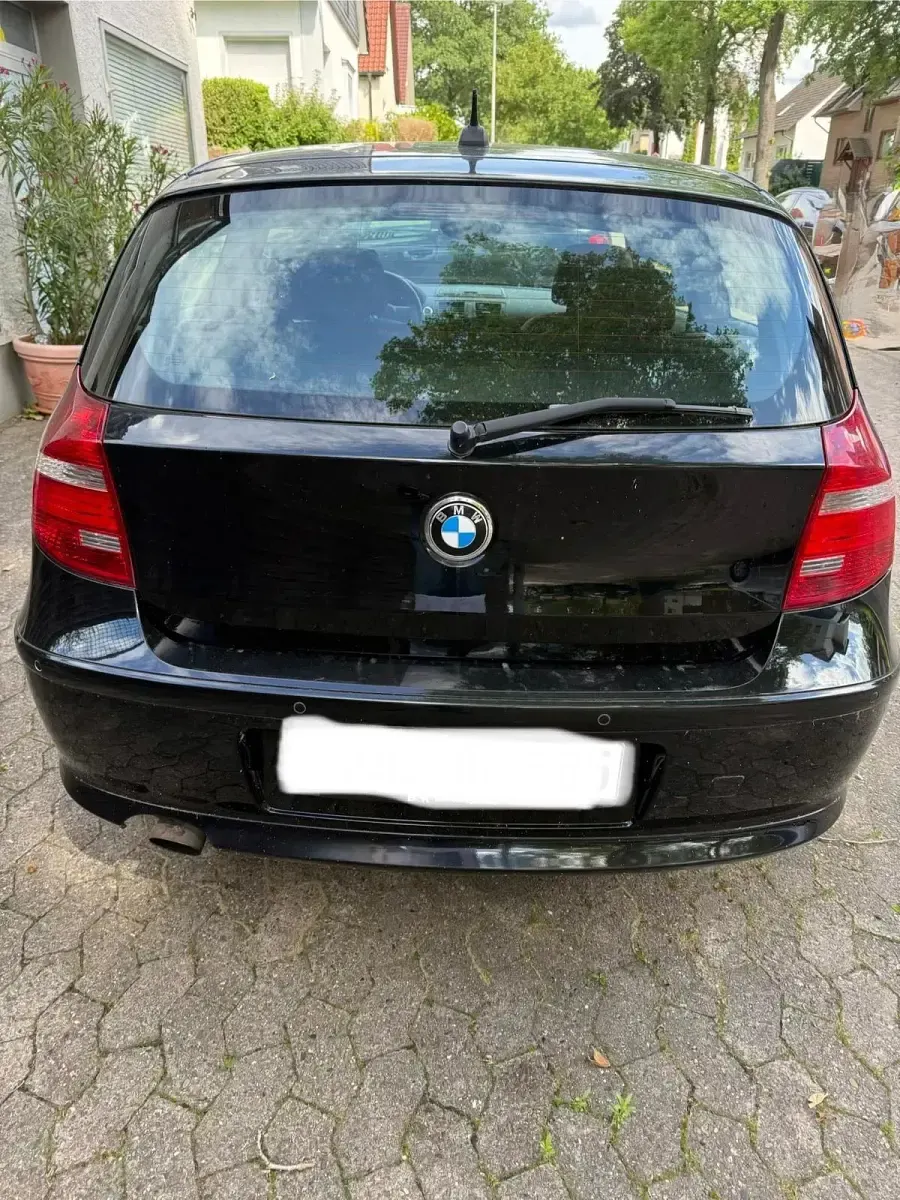 Gebraucht BMW 116 122 PS (89 kW) 2010 Schwarz Kleinwagen