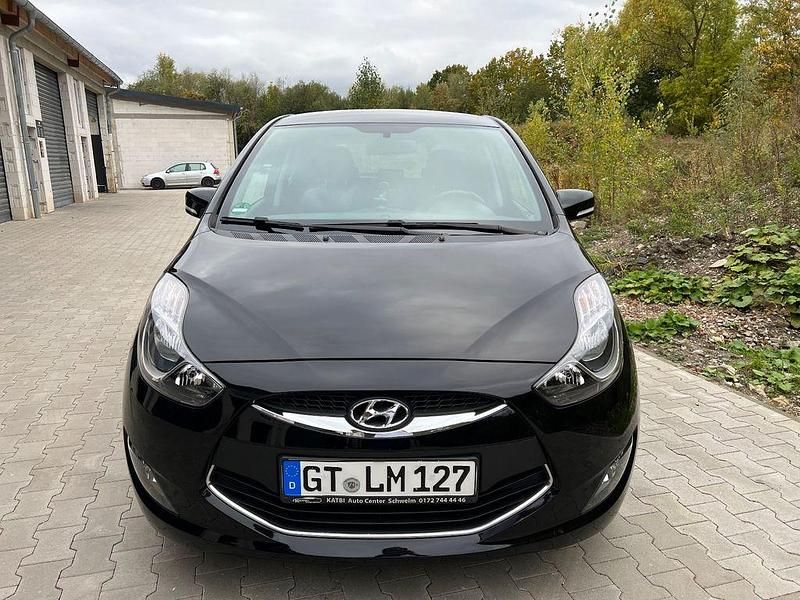 Gebraucht Hyundai ix20 Trend 90 PS (66 kW) 2014 Schwarz Kleinwagen