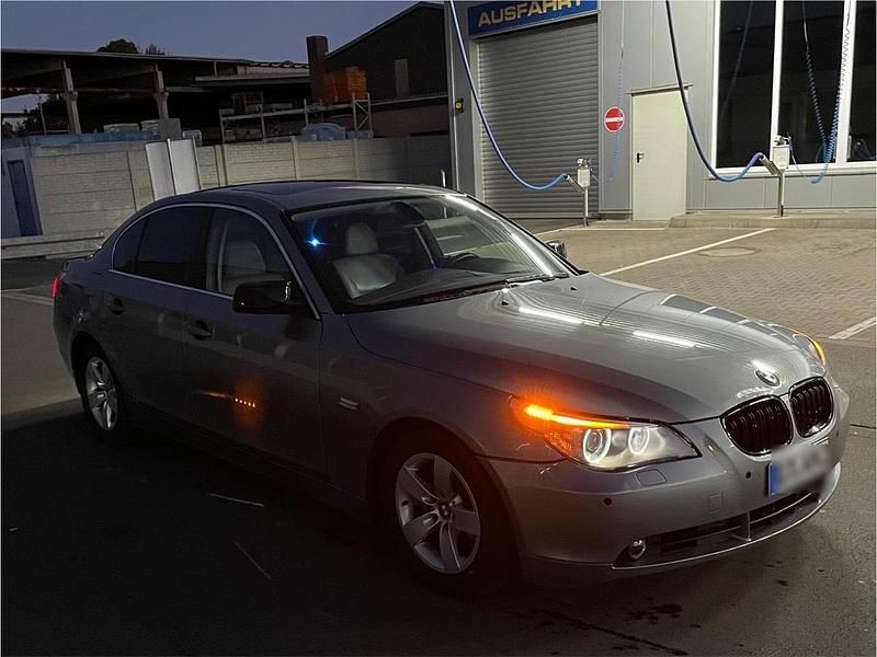 Grau Gebraucht 2005 BMW 525 Limousine | 4.200 € (Fairer Preis) - Bild 1/4