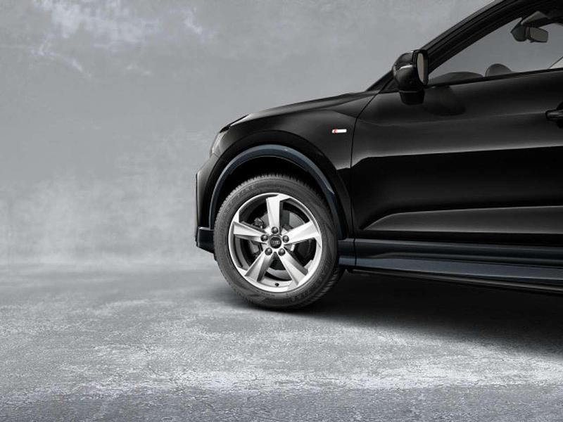 Gebraucht Audi Q2 S-Line 150 PS (110 kW) 2024 Schwarz SUV