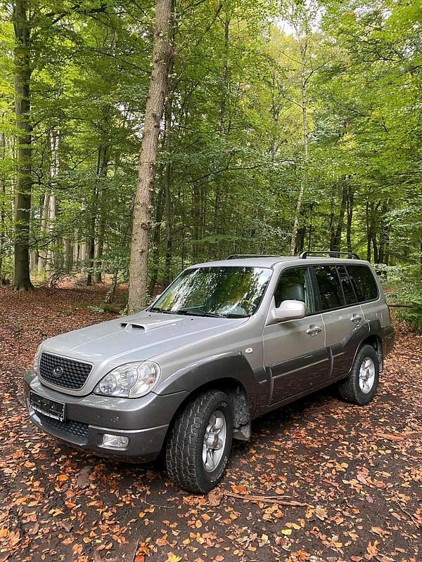 Grau Gebraucht 2006 Hyundai Terracan SUV | 4.299 € (Fairer Preis) - Bild 1/4