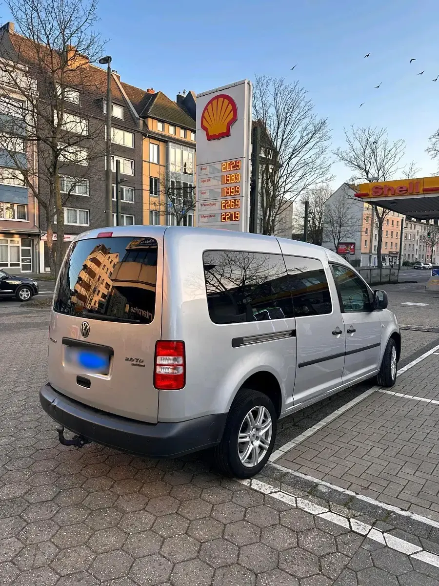 Gebraucht VW Caddy Maxi 140 PS (102 kW) 2014 Silber Van / Kleinbus