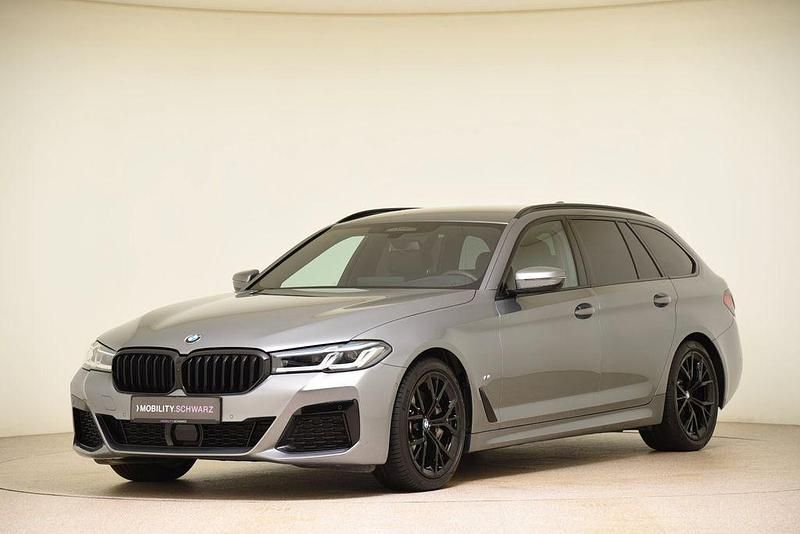 Skyscraper grau metallic Gebraucht 2024 BMW 530 M Sport Kombi | 56.980 € - Bild 1/4