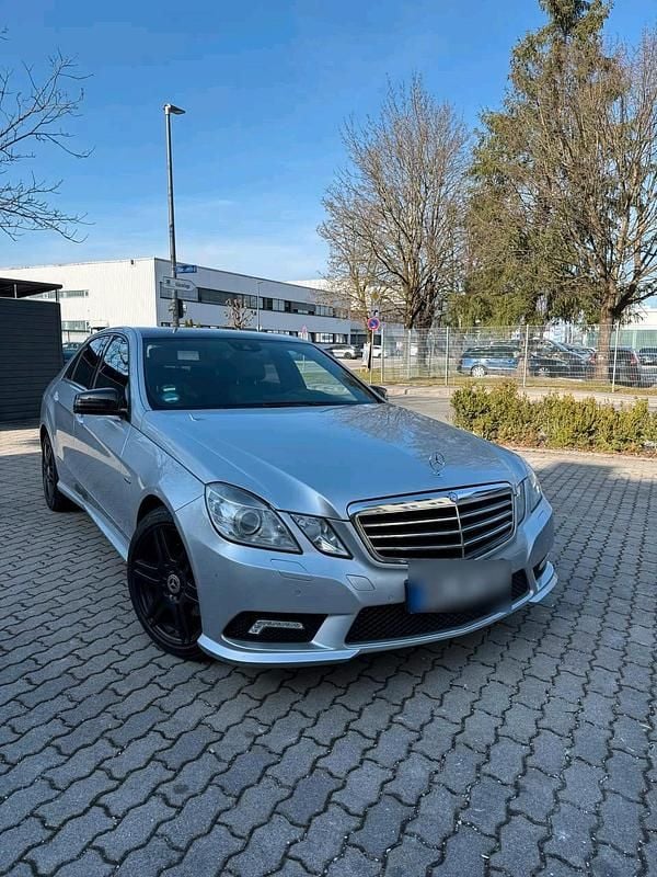 Gebraucht Mercedes E220 170 PS (125 kW) 2011 Grau Limousine