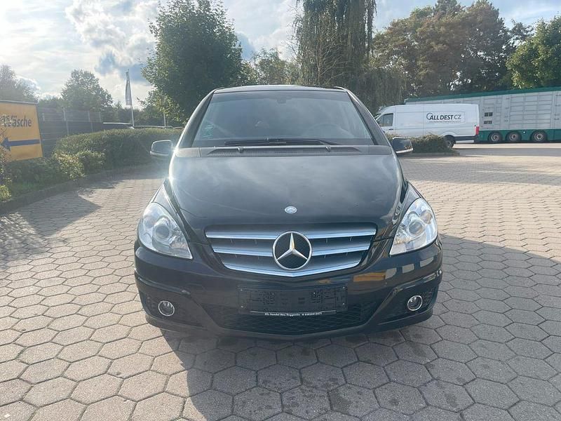 Gebraucht Mercedes B180 109 PS (80 kW) 2010 Schwarz Van / Kleinbus
