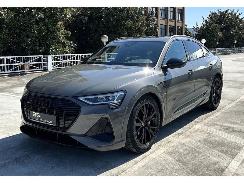 Chronosgrau (metallic) Gebraucht 2022 Audi e-tron Sportback SUV | 42.899 € (Etwas zu teuer) - Bild 1/3