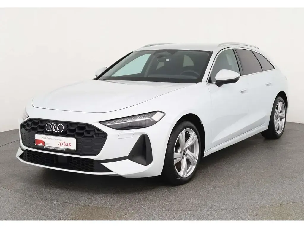 Gebraucht Audi A5 Ambiente 204 PS (150 kW) 2025 Gletscherweiß metallic Kombi