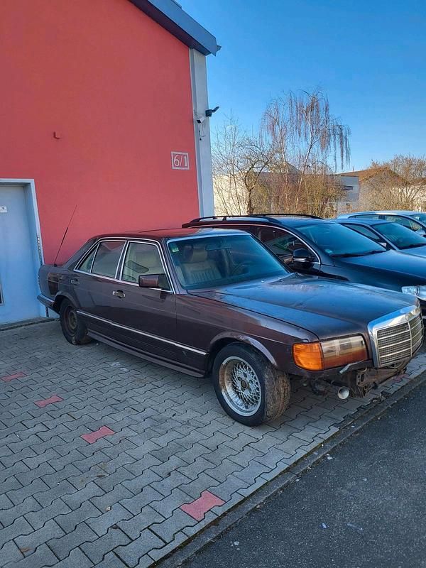 Gebraucht Mercedes E500 276 PS (202 kW) 1987 Violet Limousine