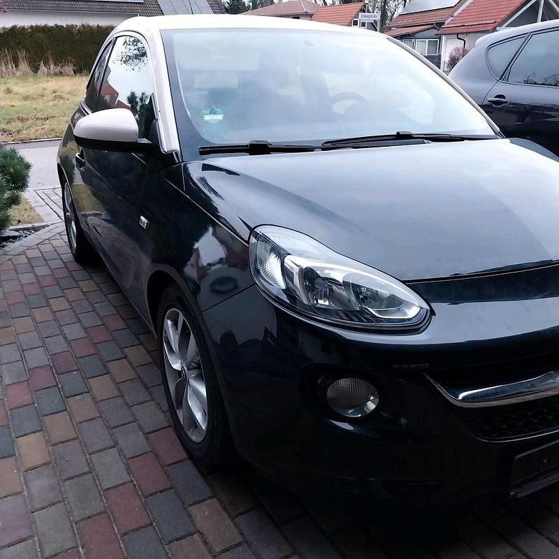 Second-hand Opel Adam 87 CP (63 kW) 2015 Negru Hatchback