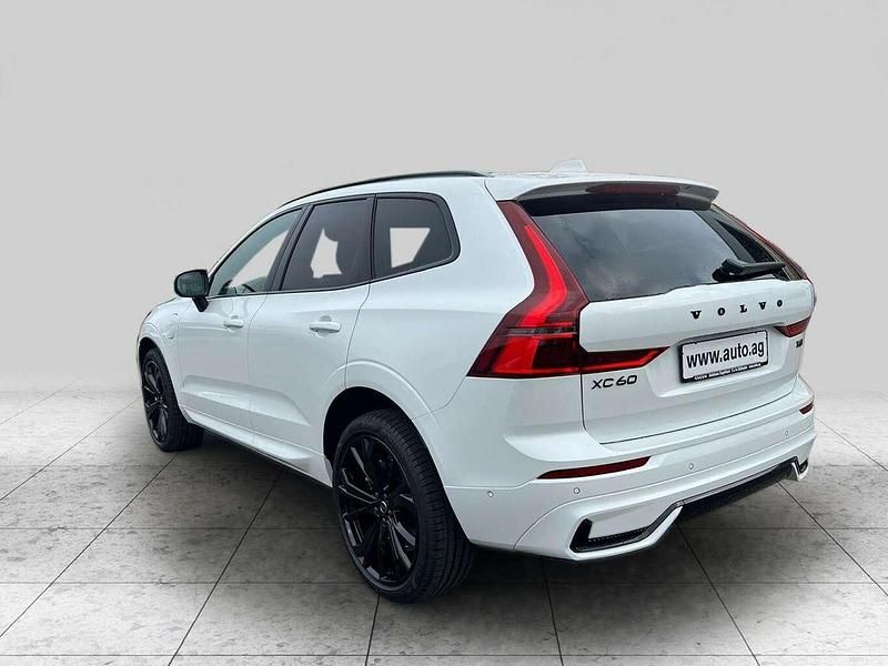 Neu Volvo XC60 Plus 349 PS (256 kW) 2025 Crystal white SUV