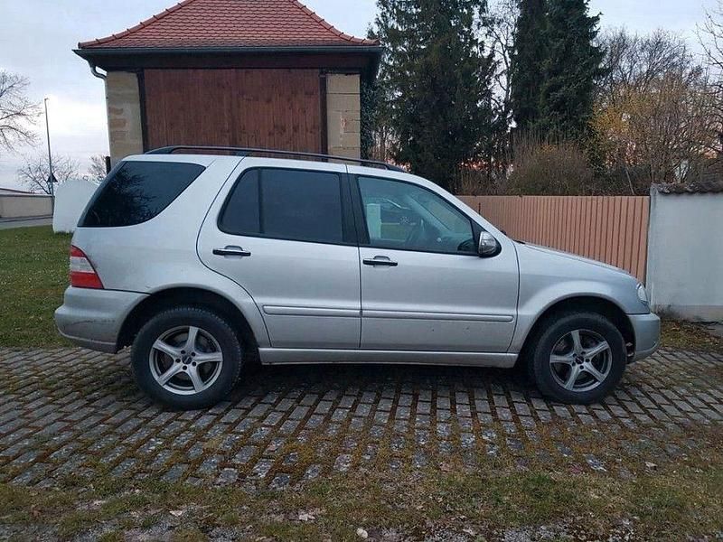 Gebraucht Mercedes ML400 250 PS (183 kW) 2004 Silber SUV