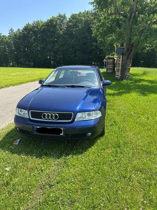 Blau Gebraucht 2000 Audi A4 Limousine | 1.300 € (Guter Preis) - Bild 1/4