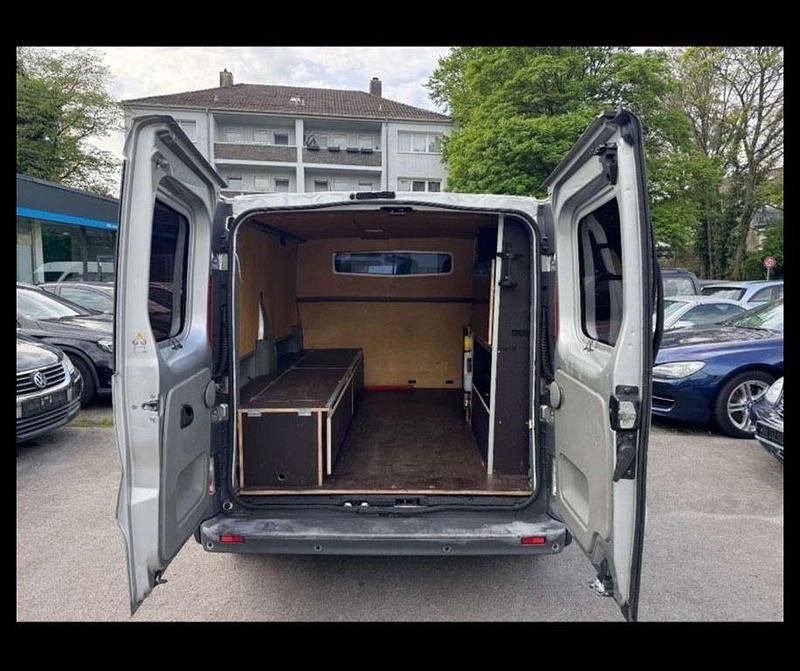 Gebraucht Opel Vivaro 145 PS (106 kW) 2011 Grau Van / Kleinbus