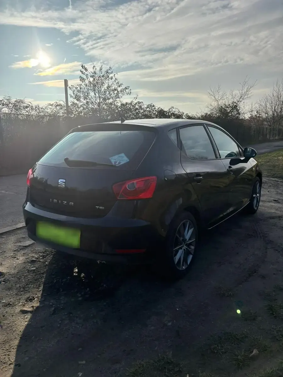 Używany Seat Ibiza 105 KM (77 kW) 2015 Czarny Hatchback