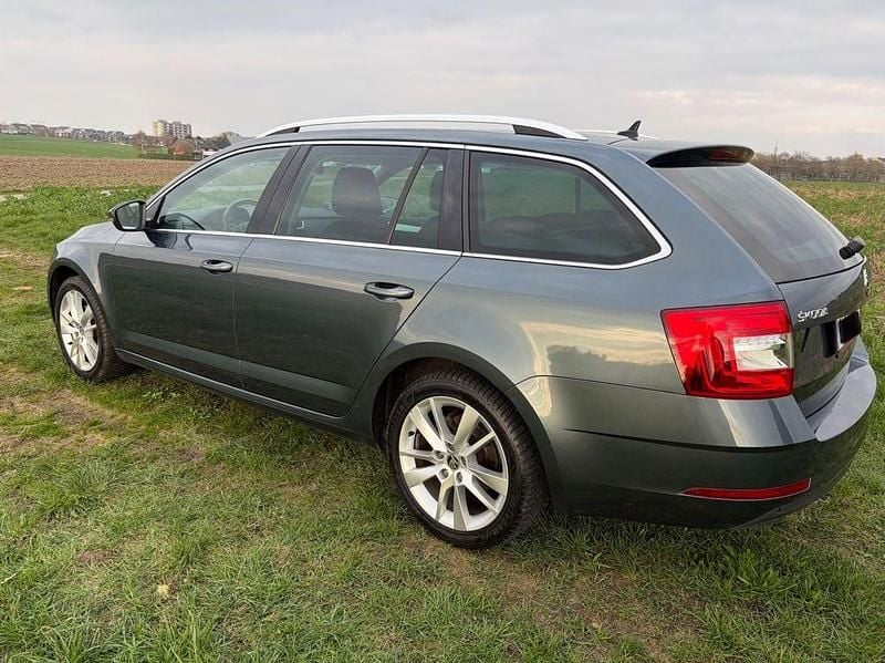 Gebraucht Skoda Octavia Ambition 150 PS (110 kW) 2017 Grau Kombi