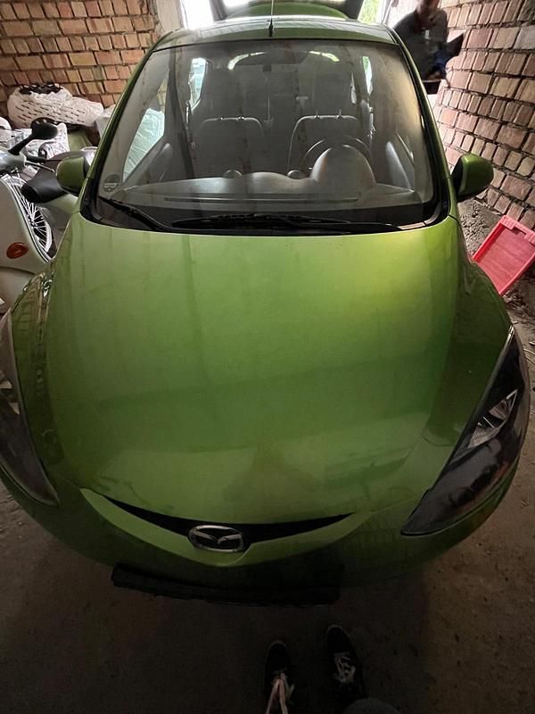 Grün Gebraucht 2009 Mazda 2 Kleinwagen | 1.950 € (Superpreis) - Bild 1/4