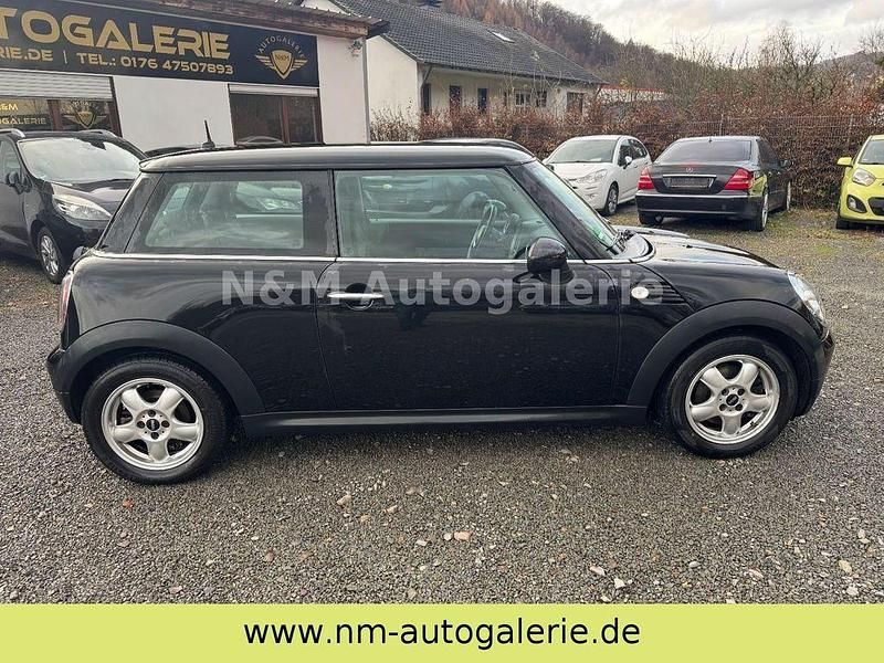 Gebraucht Mini ONE 75 PS (55 kW) 2009 Schwarz Kleinwagen
