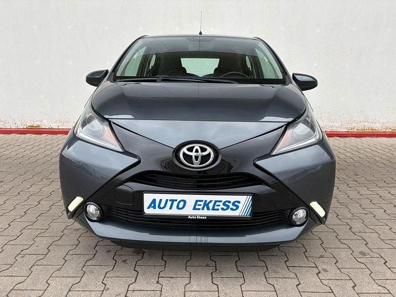 Gebraucht Toyota Aygo X-play 69 PS (50 kW) 2017 Grau Kleinwagen