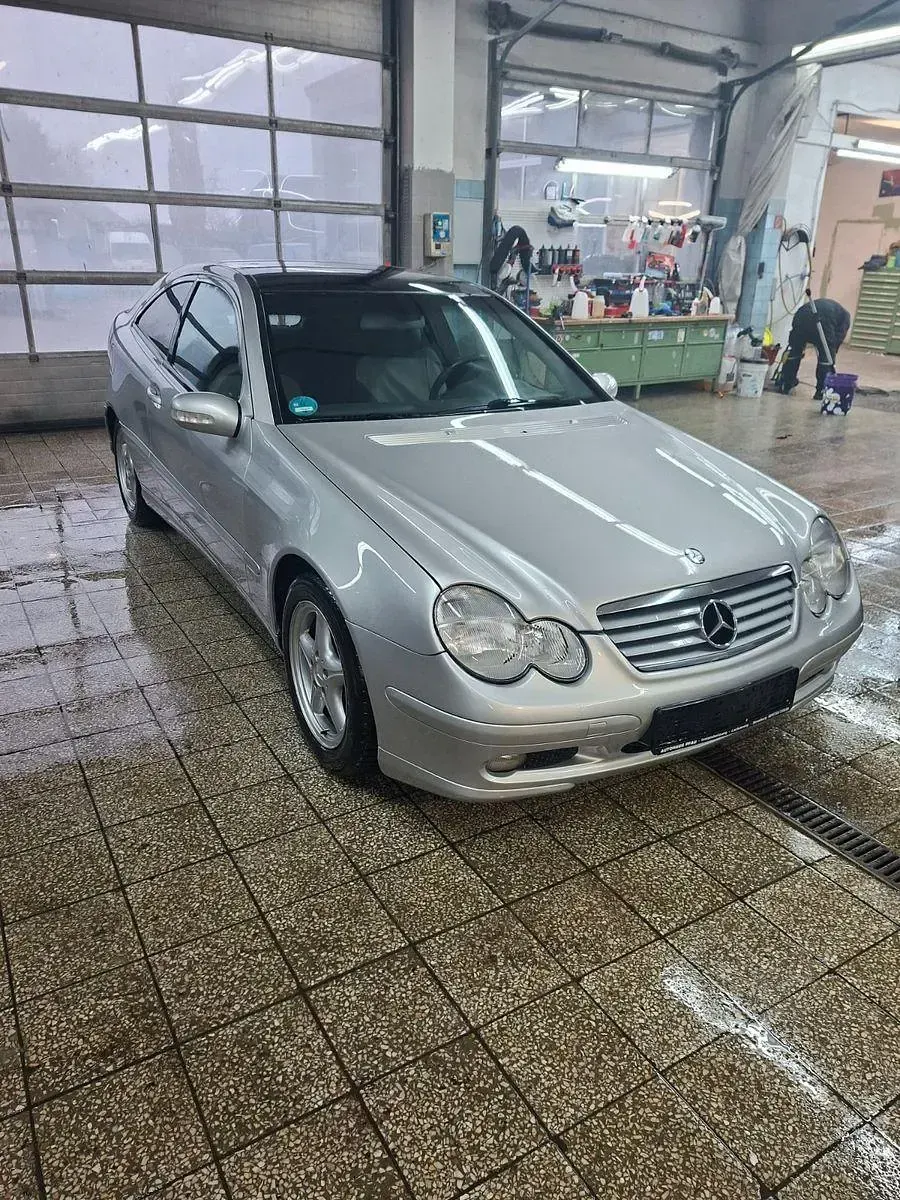 Gebraucht Mercedes C220 143 PS (105 kW) 2001 Silber Coupé