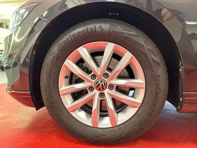 Gebraucht VW Passat Business 150 PS (110 kW) 2023 Grau Kombi