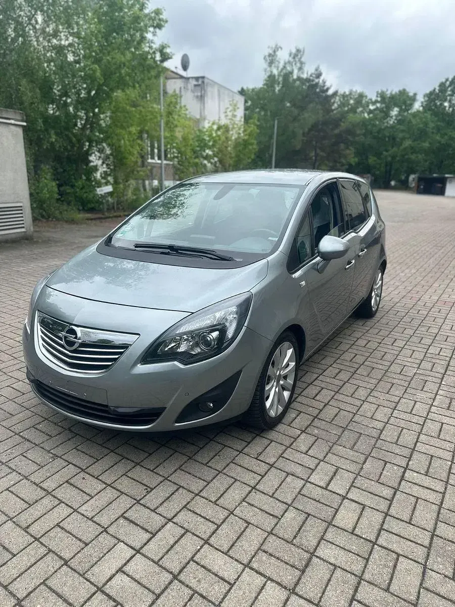 Gebraucht Opel Meriva Innovation 101 PS (74 kW) 2011 Silber Van / Kleinbus