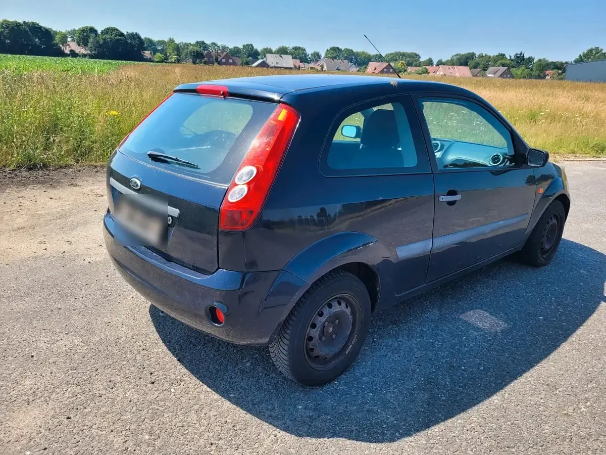 Gebraucht Ford Fiesta 60 PS (44 kW) 2007 Blau Kleinwagen