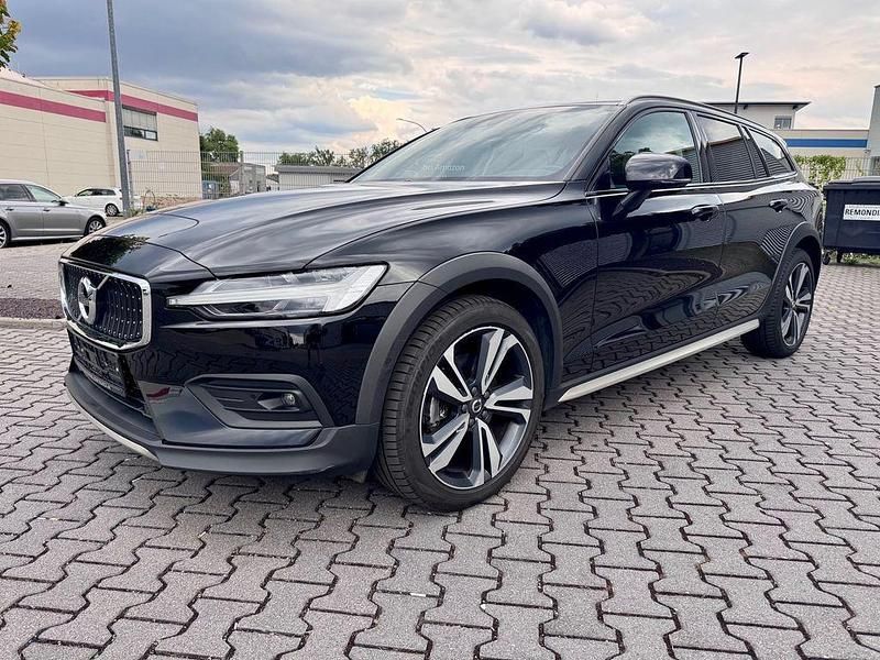Schwarz Gebraucht 2020 Volvo V60 CC Pro Kombi | 26.490 € (Fairer Preis) - Bild 1/4