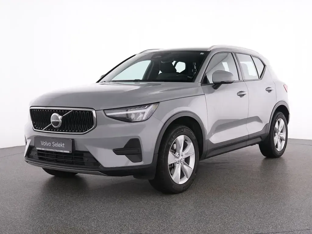Gebraucht Volvo XC40 Core 163 PS (119 kW) 2024 Vapour grey / metallic SUV