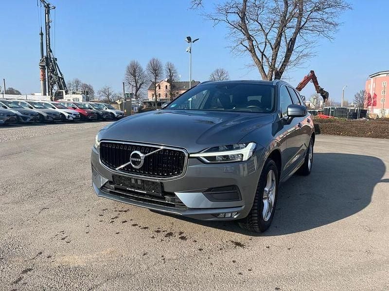 Gebraucht Volvo XC60 Momentum 190 PS (139 kW) 2019 Osmium grey metallic / metallic SUV