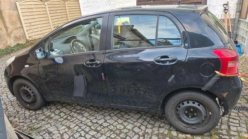 Gebraucht Toyota Yaris 99 PS (72 kW) 2008 Schwarz Kleinwagen