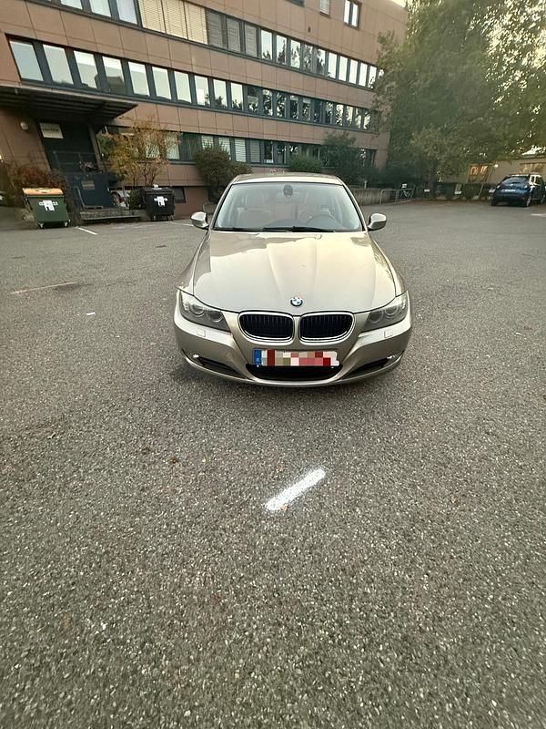 Gebraucht 2012 BMW 320 Kombi | 3.700 € (Superpreis) - Bild 1/4