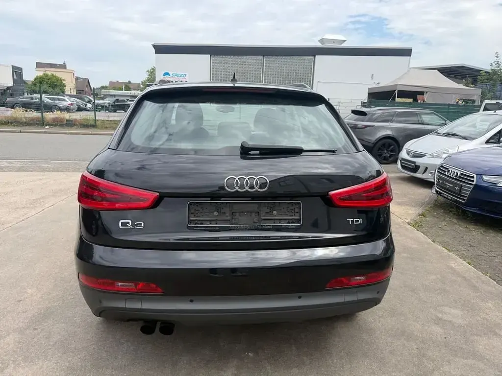 Gebraucht Audi Q3 Ambiente 140 PS (102 kW) 2011 Schwarz SUV