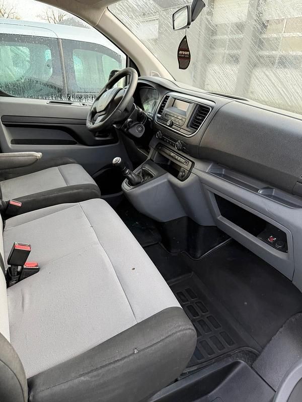 Silber Gebraucht 2018 Peugeot Expert Van | 7.500 € (Fairer Preis) - Bild 1/4