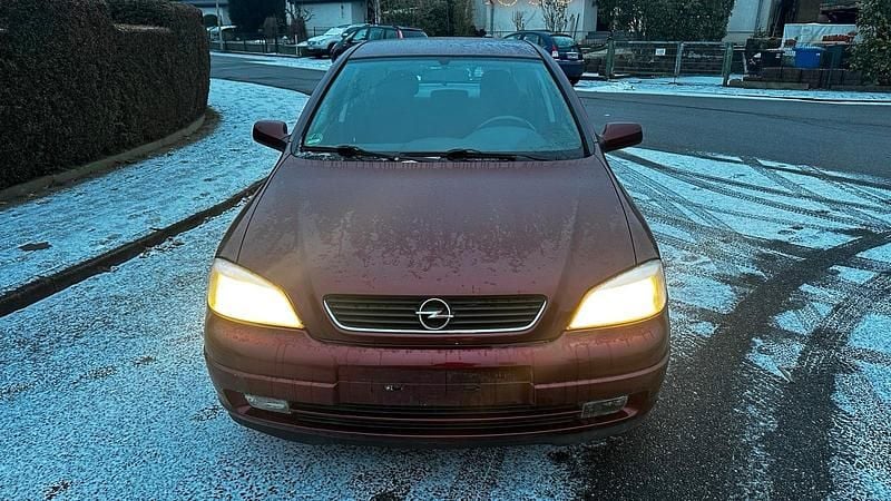 Rot Gebraucht 1998 Opel Astra Limousine | 2.999 € (Teuer) - Bild 1/4