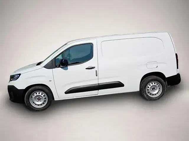 Gebraucht Peugeot Partner 102 PS (75 kW) 2025 Manufacturer Van / Kleinbus