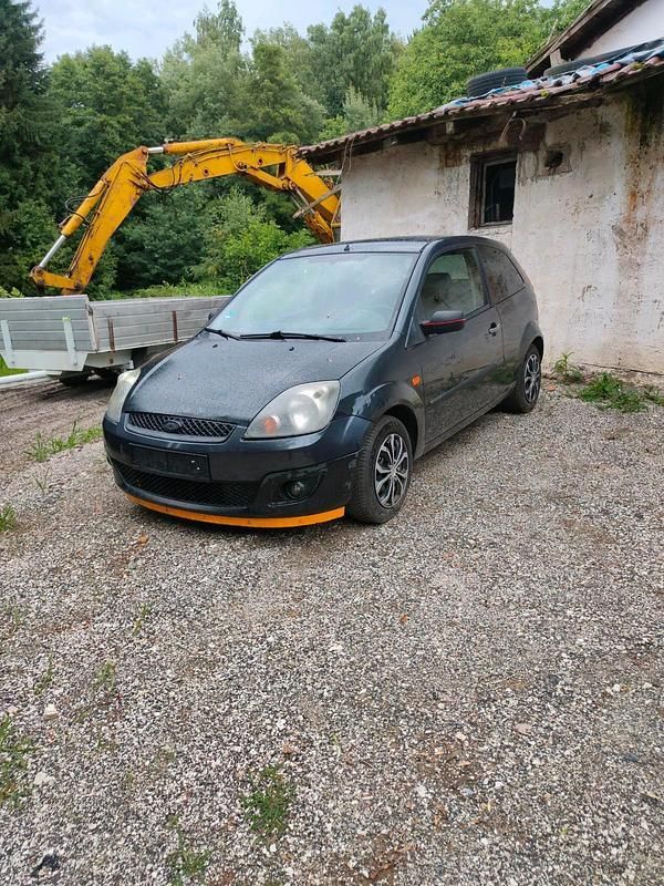 Blau Gebraucht 2006 Ford Fiesta Kleinwagen | 350 € (Superpreis) - Bild 1/4