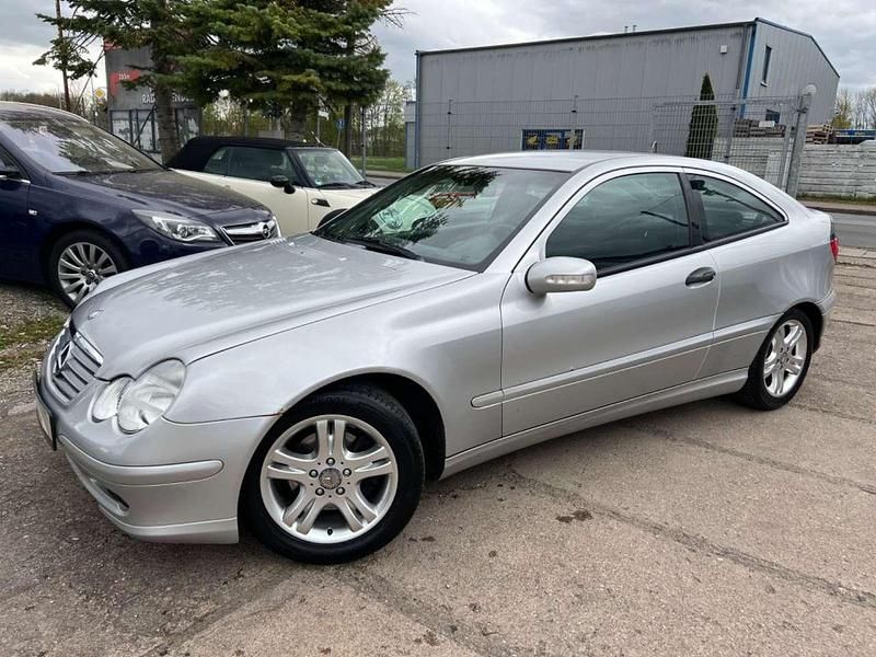 Silber Gebraucht 2003 Mercedes C180 Coupé | 4.499 € (Teuer) - Bild 1/4