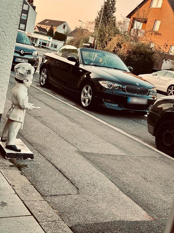 Gebraucht BMW 123 Cabriolet 204 PS (150 kW) 2009 Schwarz Cabrio