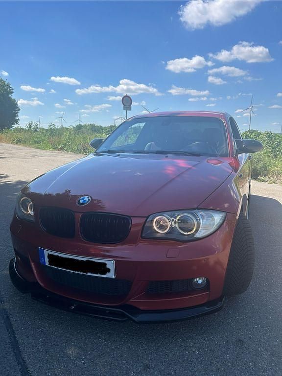 Rot Gebraucht 2007 BMW 123 Performance Kleinwagen | 8.900 € (Teuer) - Bild 1/4