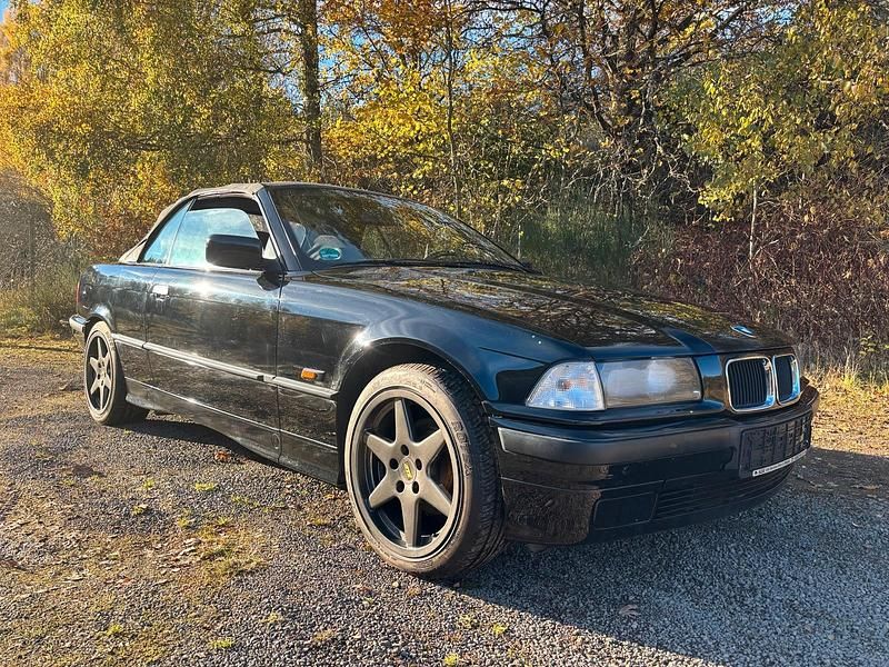 Schwarz Gebraucht 1998 BMW 318 Cabriolet Cabrio | 3.500 € (Superpreis) - Bild 1/4