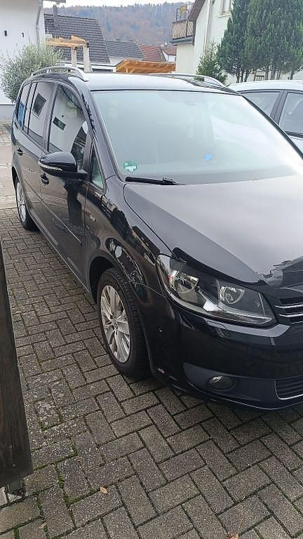 Schwarz Gebraucht 2013 VW Touran Life Van / Kleinbus | 9.500 € (Fairer Preis) - Bild 1/4