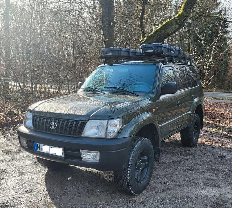 Grün Gebraucht 2002 Toyota Land Cruiser SUV | 19.500 € - Bild 1/4