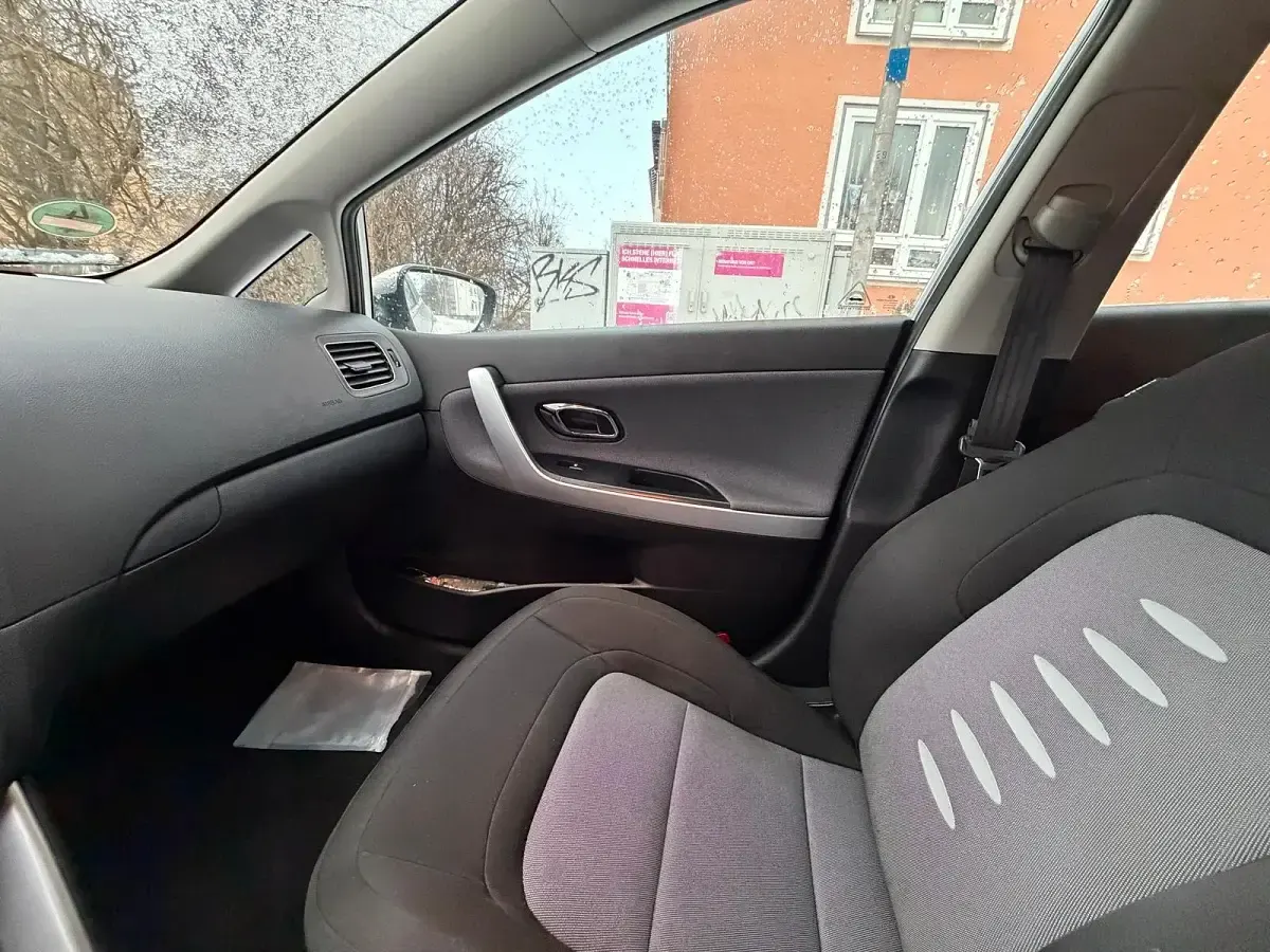 Gebraucht Kia Ceed Sportswagon 128 PS (94 kW) 2014 Silber Kombi