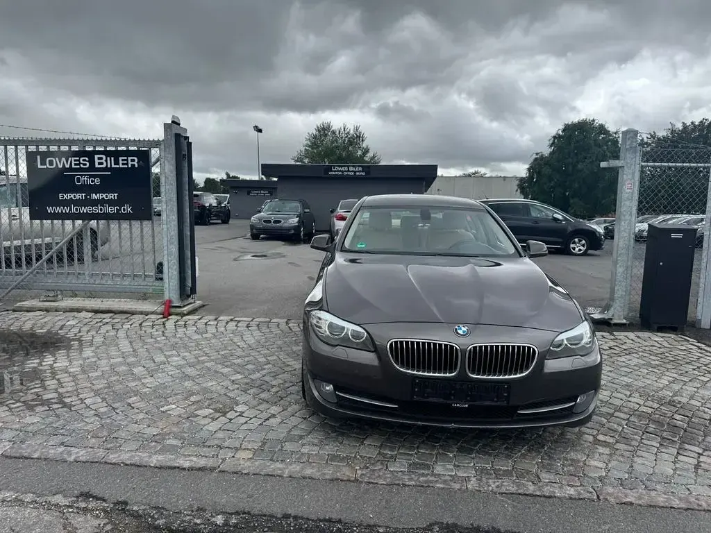 Gebraucht BMW 520 184 PS (135 kW) 2010 Grau Limousine
