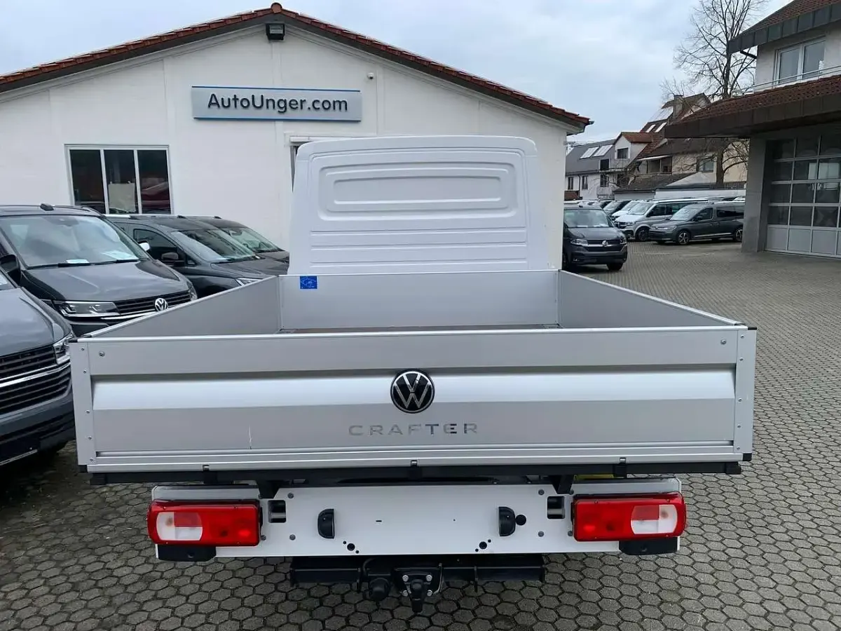 Neu VW Crafter 140 PS (102 kW) 2026 Candyweiss Van