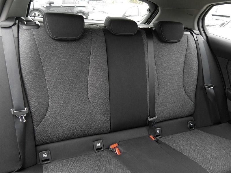 Gebraucht BMW 120 Shadowline 170 PS (125 kW) 2025 Weiß Kleinwagen