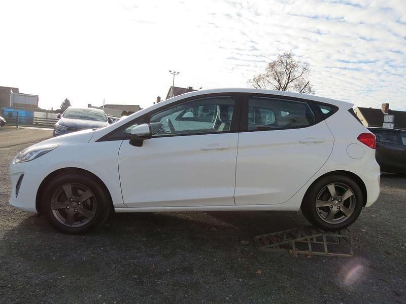 Gebraucht Ford Fiesta Cool & Sound Edition 86 PS (63 kW) 2018 Weiß Kleinwagen