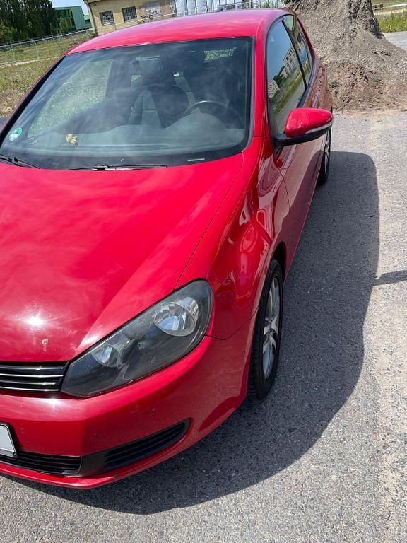 Gebraucht VW Golf VI 80 PS (58 kW) 2009 Rot Kleinwagen